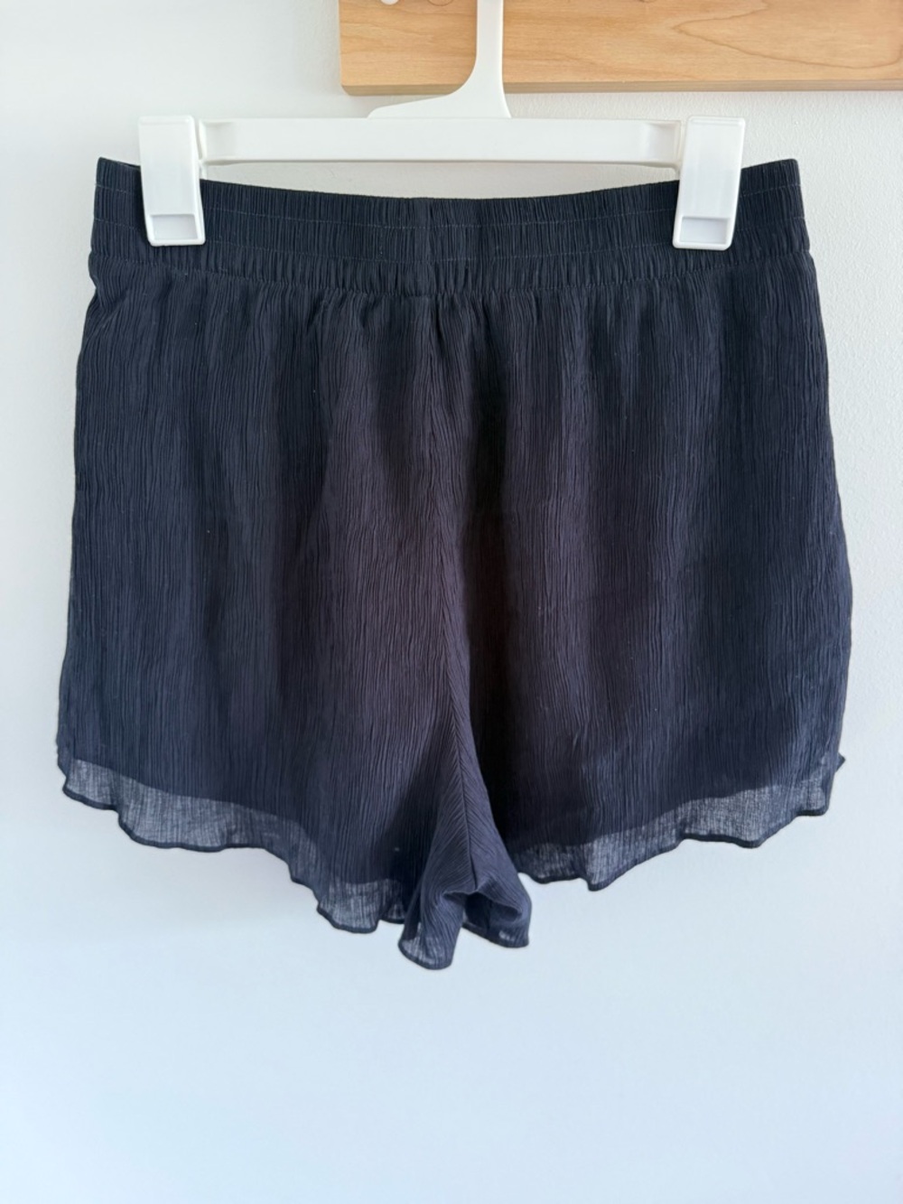Abercrombie and Fitch Black Scallop Lined Shorts size Medium - Picture 5 of 5
